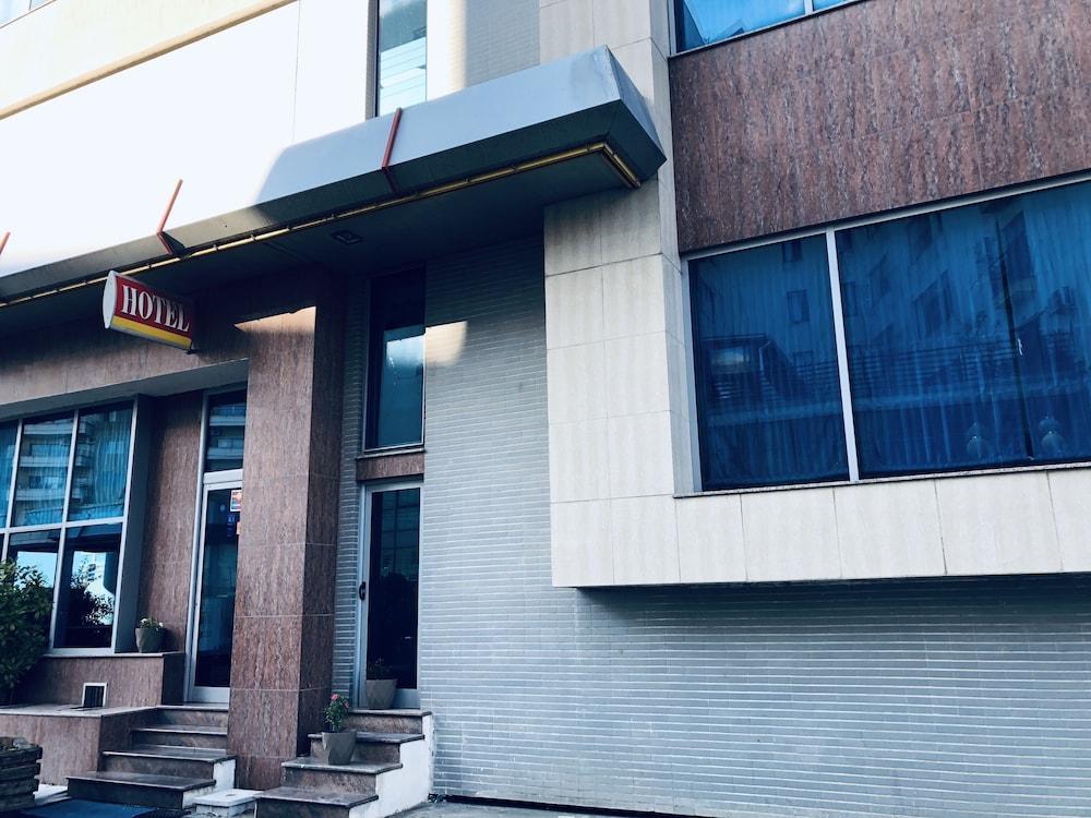 Hotel Arifi Shkodër Exteriör bild
